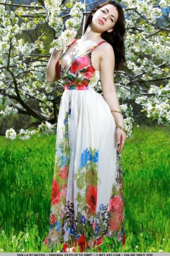 Nikki Sivilla In the Eden Garden with an angel